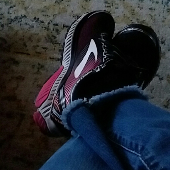 Brooks Shoes - Brooks ghost 10 womens athletic shoe..